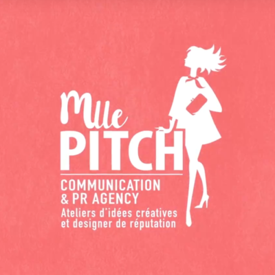 Mlle Pitch se met en scène