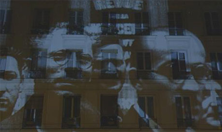 Projection de visages sur les murs