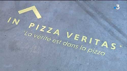 In pizza veritas / La vérité est dans la pizza