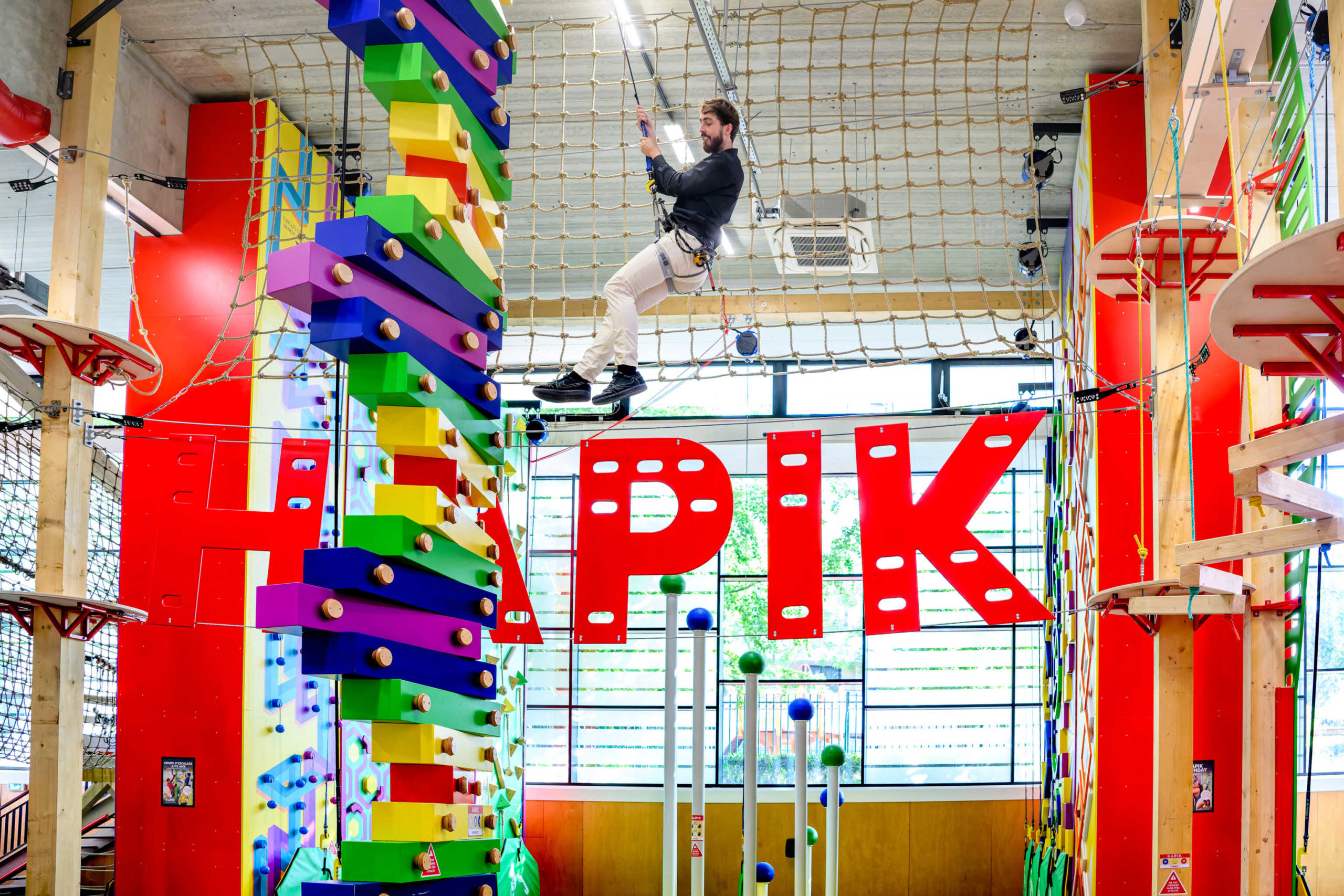 HAPIK – 10 ANS : QUAND L’ESCALADE EN FAMILLE DEVIENT UN RÉCIT MÉDIATIQUE